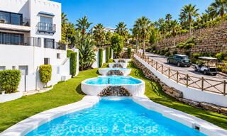 Eigentijds, luxe duplex penthouse te koop in een resort-achtig complex in mediterrane stijl in El Paraiso, Marbella - Benahavis 807302 