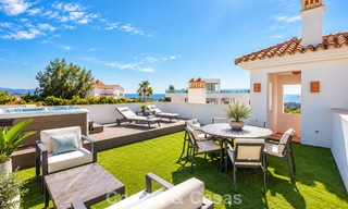 Eigentijds, luxe duplex penthouse te koop in een resort-achtig complex in mediterrane stijl in El Paraiso, Marbella - Benahavis 807304 