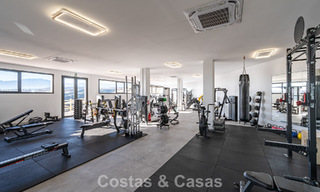 Eigentijds, luxe duplex penthouse te koop in een resort-achtig complex in mediterrane stijl in El Paraiso, Marbella - Benahavis 807310 