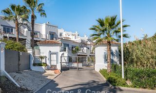 Eigentijds, luxe duplex penthouse te koop in een resort-achtig complex in mediterrane stijl in El Paraiso, Marbella - Benahavis 807317 