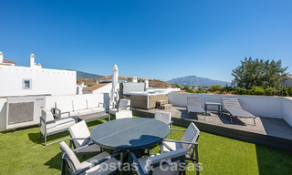 Eigentijds, luxe duplex penthouse te koop in een resort-achtig complex in mediterrane stijl in El Paraiso, Marbella - Benahavis 807323 