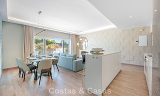Eigentijds, luxe duplex penthouse te koop in een resort-achtig complex in mediterrane stijl in El Paraiso, Marbella - Benahavis 807328 