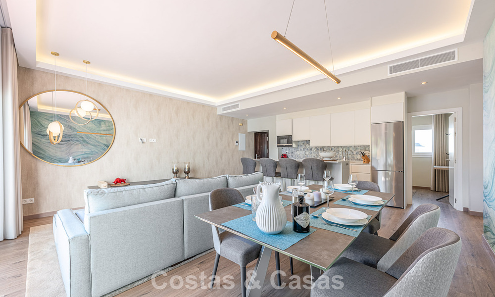Eigentijds, luxe duplex penthouse te koop in een resort-achtig complex in mediterrane stijl in El Paraiso, Marbella - Benahavis 807333