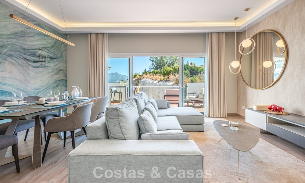 Eigentijds, luxe duplex penthouse te koop in een resort-achtig complex in mediterrane stijl in El Paraiso, Marbella - Benahavis 807339