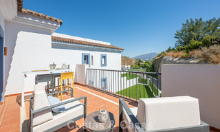 Eigentijds, luxe duplex penthouse te koop in een resort-achtig complex in mediterrane stijl in El Paraiso, Marbella - Benahavis 807342 