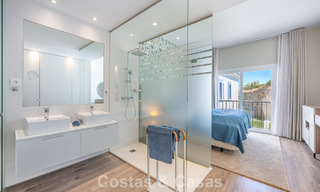 Eigentijds, luxe duplex penthouse te koop in een resort-achtig complex in mediterrane stijl in El Paraiso, Marbella - Benahavis 807350 