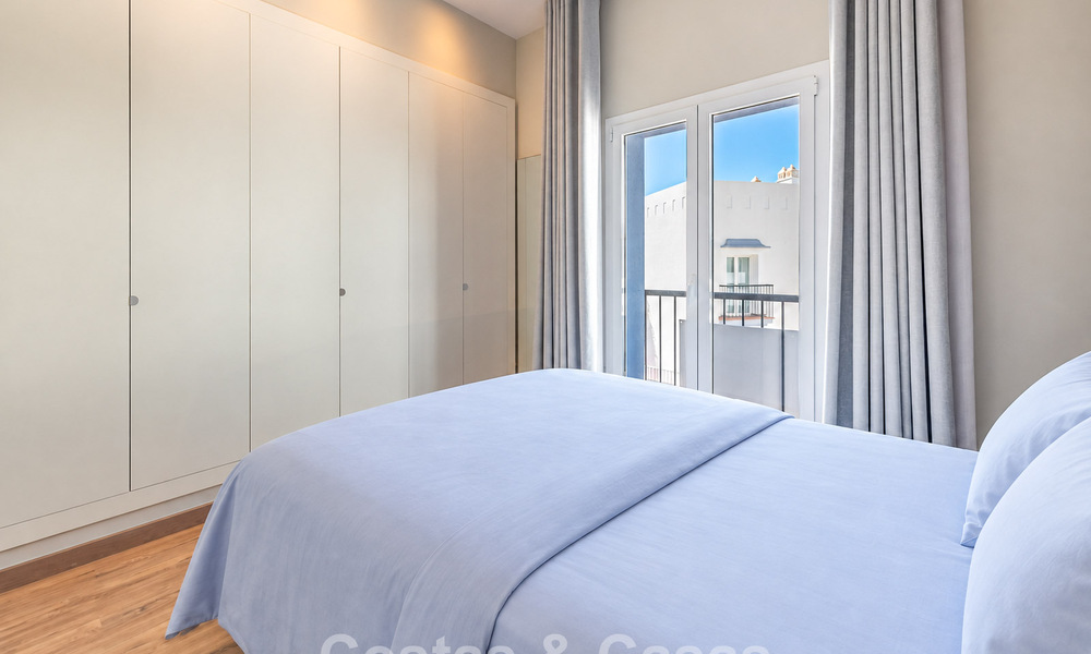 Eigentijds, luxe duplex penthouse te koop in een resort-achtig complex in mediterrane stijl in El Paraiso, Marbella - Benahavis 807375