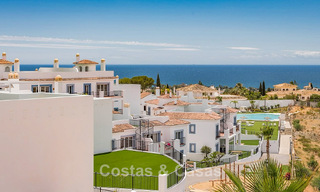 Eigentijds, luxe duplex penthouse te koop in een resort-achtig complex in mediterrane stijl in El Paraiso, Marbella - Benahavis 807376 