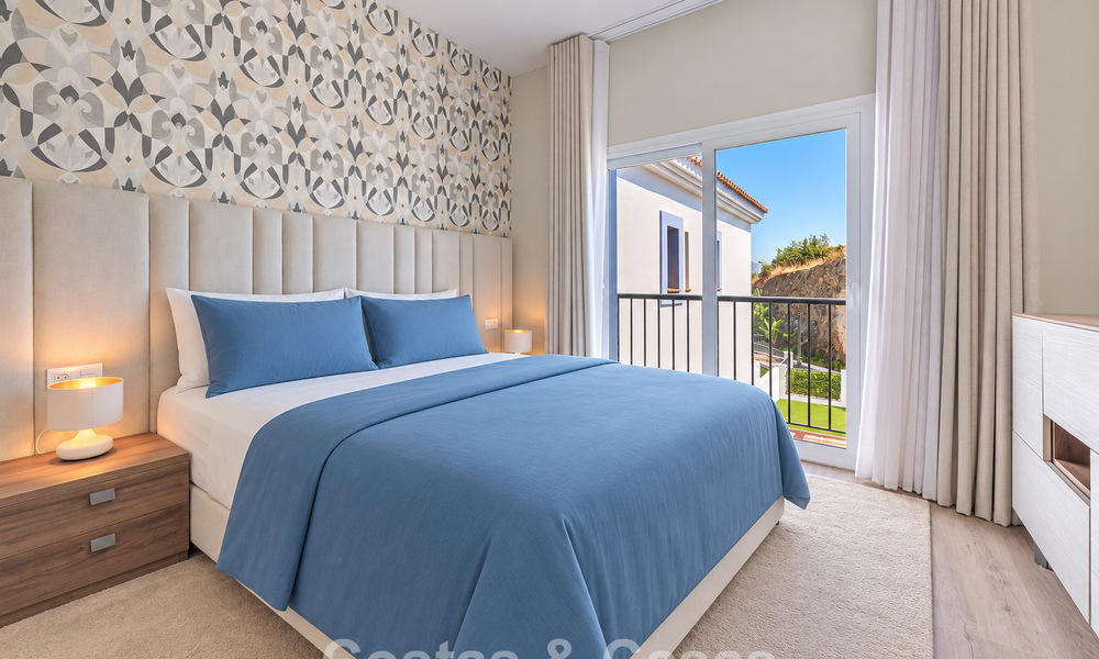 Eigentijds, luxe duplex penthouse te koop in een resort-achtig complex in mediterrane stijl in El Paraiso, Marbella - Benahavis 807383