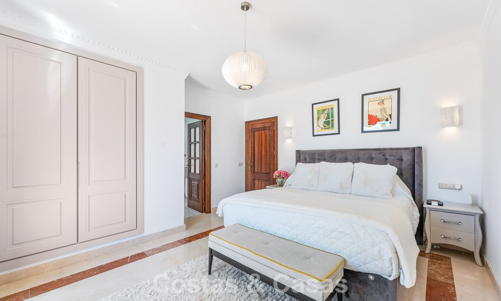 Ruime, sfeervolle, mediterrane familievilla te koop op de New Golden Mile tussen Marbella en Estepona 807247