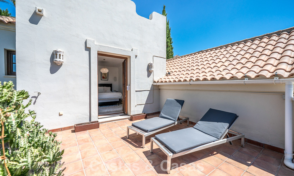 Ruime, sfeervolle, mediterrane familievilla te koop op de New Golden Mile tussen Marbella en Estepona 807255