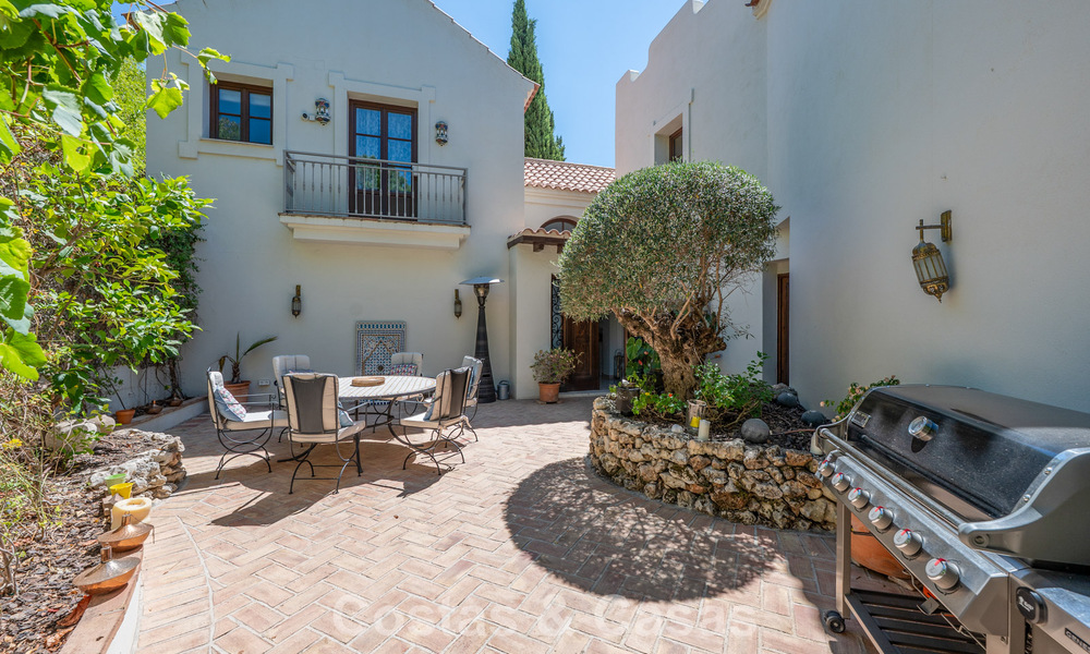 Ruime, sfeervolle, mediterrane familievilla te koop op de New Golden Mile tussen Marbella en Estepona 807266