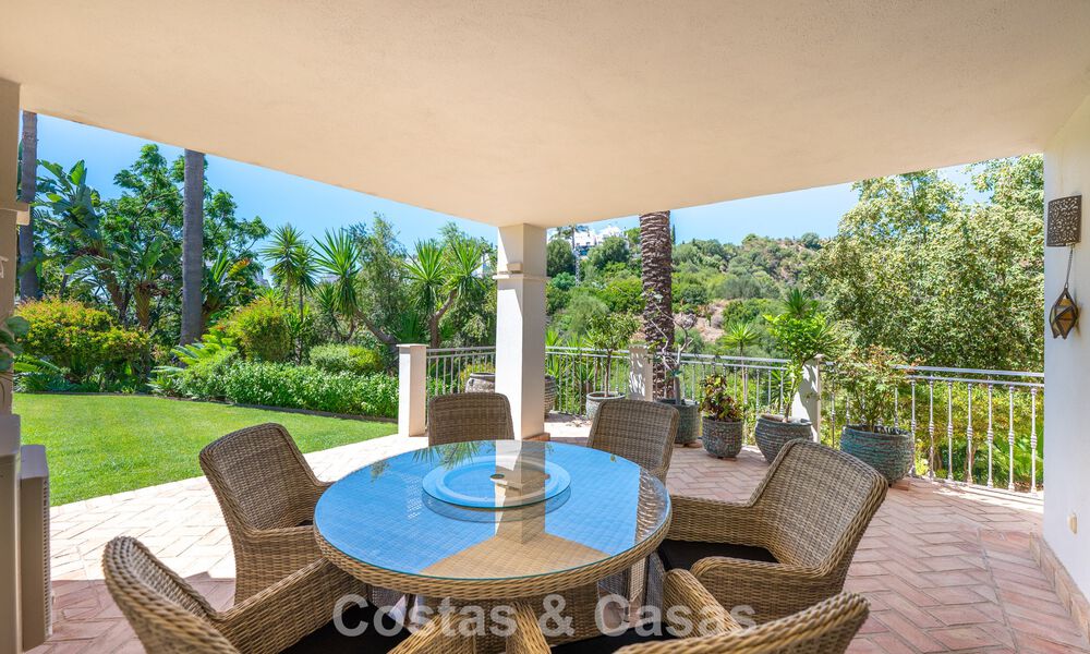 Ruime, sfeervolle, mediterrane familievilla te koop op de New Golden Mile tussen Marbella en Estepona 807285