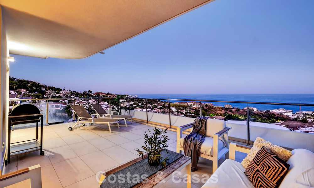 Stijlvol, top-floor, hoekappartement met adembenemend zeezicht te koop in El Higueron in Fuengirola, Costa del Sol 807537