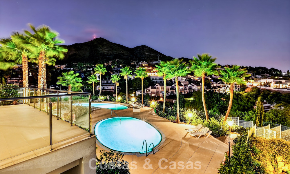 Stijlvol, top-floor, hoekappartement met adembenemend zeezicht te koop in El Higueron in Fuengirola, Costa del Sol 807545