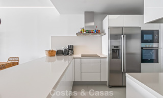 Stijlvol, top-floor, hoekappartement met adembenemend zeezicht te koop in El Higueron in Fuengirola, Costa del Sol 807547 