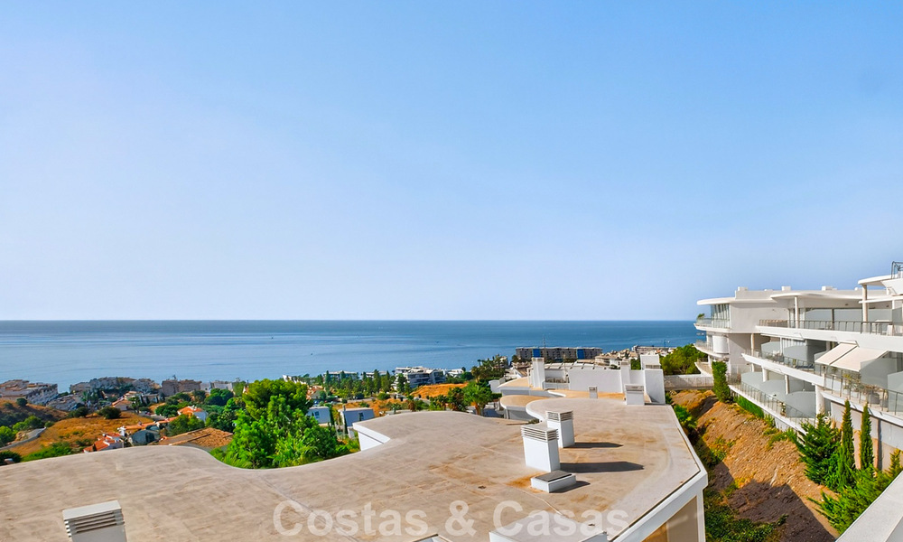 Stijlvol, top-floor, hoekappartement met adembenemend zeezicht te koop in El Higueron in Fuengirola, Costa del Sol 807550