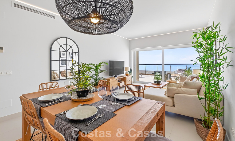 Stijlvol, top-floor, hoekappartement met adembenemend zeezicht te koop in El Higueron in Fuengirola, Costa del Sol 807554