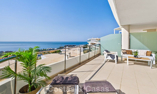 Stijlvol, top-floor, hoekappartement met adembenemend zeezicht te koop in El Higueron in Fuengirola, Costa del Sol 807556 