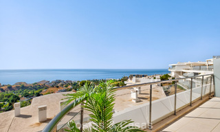 Stijlvol, top-floor, hoekappartement met adembenemend zeezicht te koop in El Higueron in Fuengirola, Costa del Sol 807557 