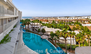 Stijlvol, top-floor, hoekappartement met adembenemend zeezicht te koop in El Higueron in Fuengirola, Costa del Sol 807567 