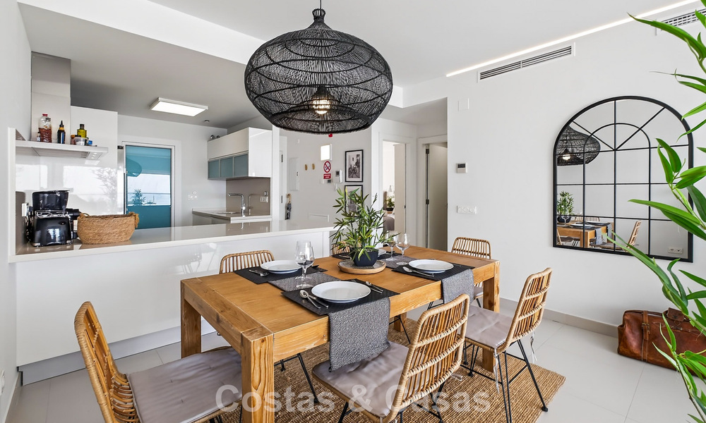 Stijlvol, top-floor, hoekappartement met adembenemend zeezicht te koop in El Higueron in Fuengirola, Costa del Sol 807575