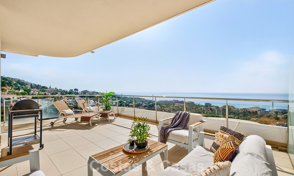 Stijlvol, top-floor, hoekappartement met adembenemend zeezicht te koop in El Higueron in Fuengirola, Costa del Sol 807579