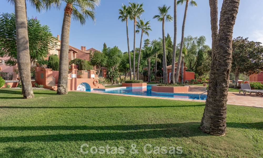 Gemoderniseerd halfvrijstaand herenhuis met panoramisch uitzicht te koop in de heuvels van Marbella - Benahavis 807598