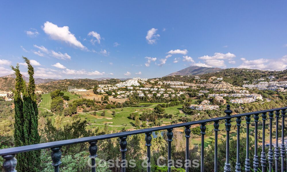 Gemoderniseerd halfvrijstaand herenhuis met panoramisch uitzicht te koop in de heuvels van Marbella - Benahavis 807633