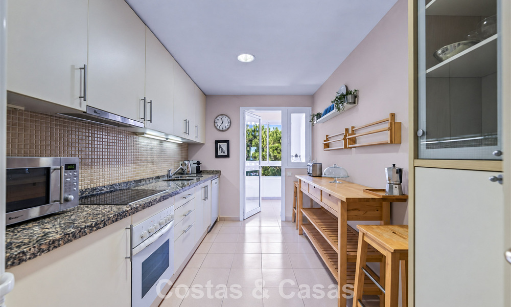 Prachtig penthouse met renovatiemogelijkheden te koop met golf- en zeezicht in La Quinta, Marbella - Benahavis 807662