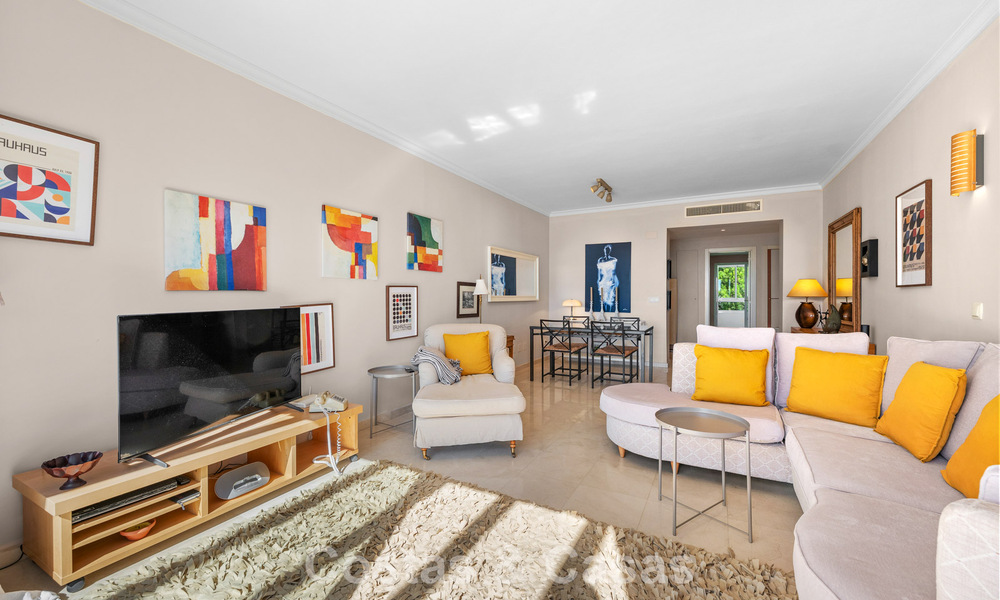 Prachtig penthouse met renovatiemogelijkheden te koop met golf- en zeezicht in La Quinta, Marbella - Benahavis 807686