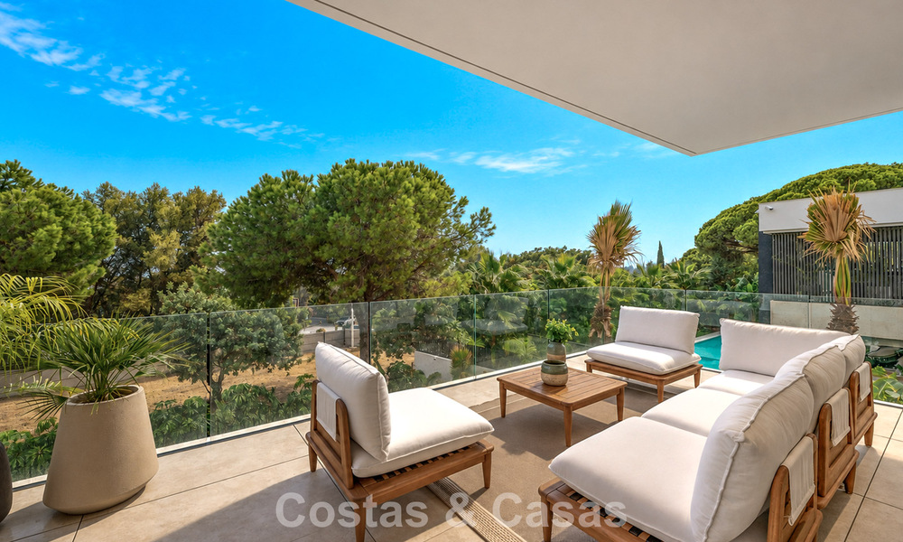 Exclusieve moderne nieuwbouwvilla met panoramisch uitzicht te koop op de befaamde Golden Mile van Marbella 807800