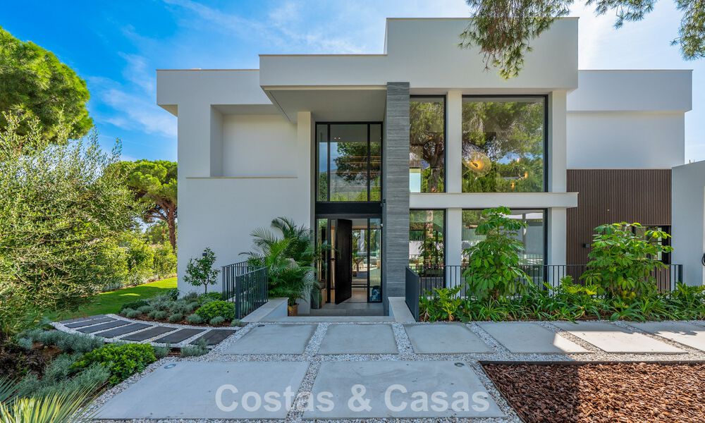 Exclusieve moderne nieuwbouwvilla met panoramisch uitzicht te koop op de befaamde Golden Mile van Marbella 807873