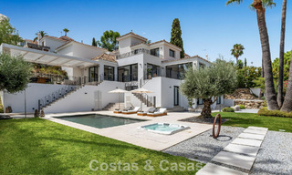 Gemoderniseerde villa met eigentijds-mediterrane bouwstijl te koop in Nueva Andalucia’s golfvallei, Marbella 807963 