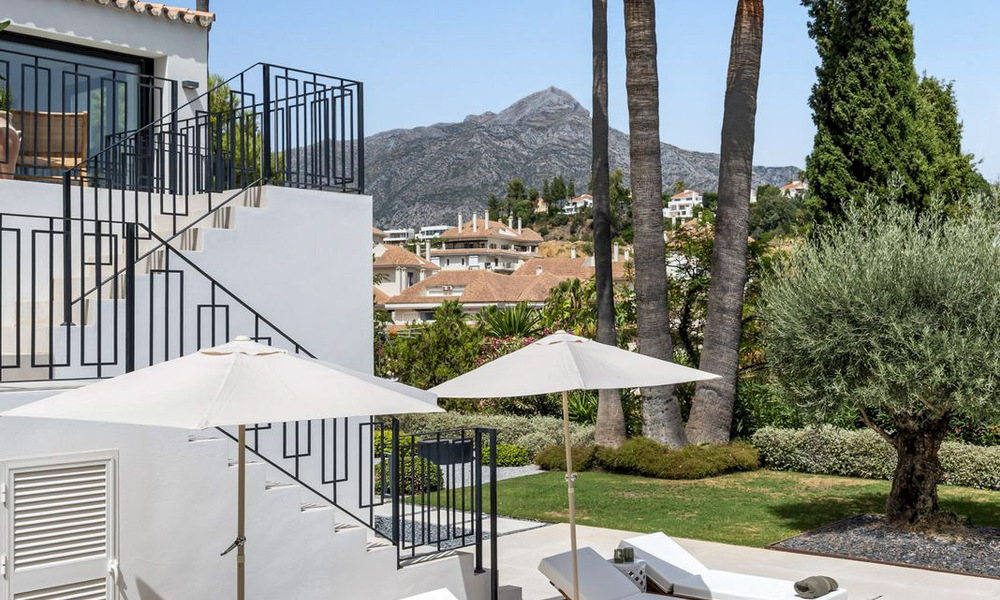 Gemoderniseerde villa met eigentijds-mediterrane bouwstijl te koop in Nueva Andalucia’s golfvallei, Marbella 807968