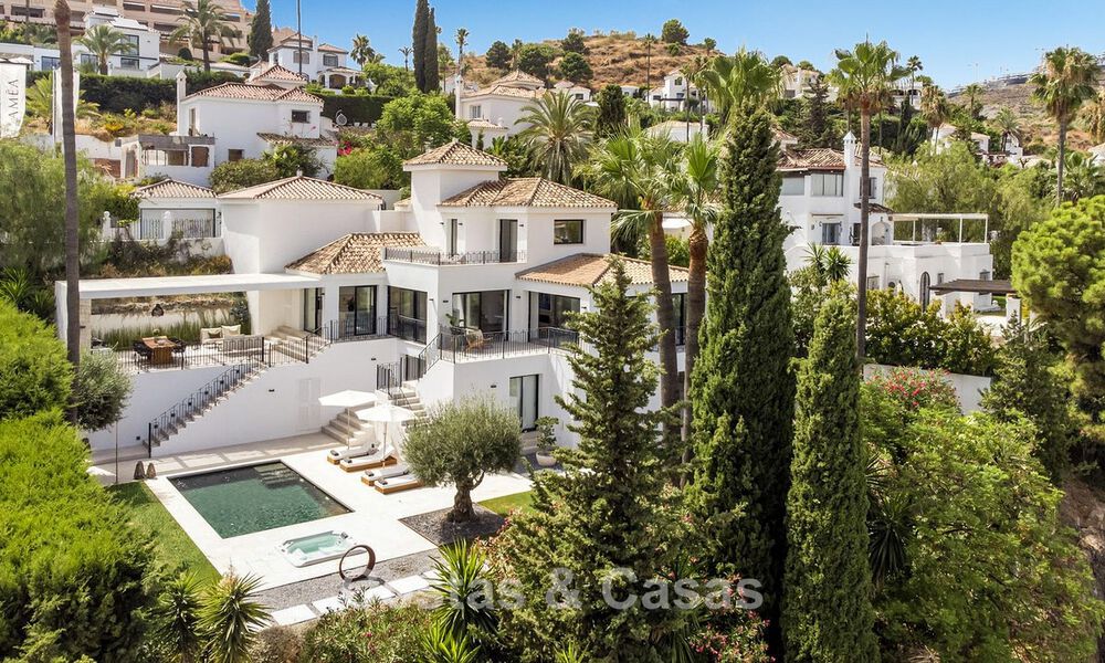 Gemoderniseerde villa met eigentijds-mediterrane bouwstijl te koop in Nueva Andalucia’s golfvallei, Marbella 807971