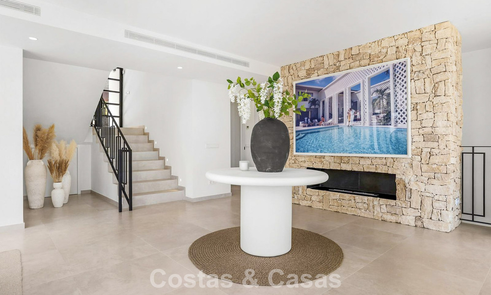 Gemoderniseerde villa met eigentijds-mediterrane bouwstijl te koop in Nueva Andalucia’s golfvallei, Marbella 807973