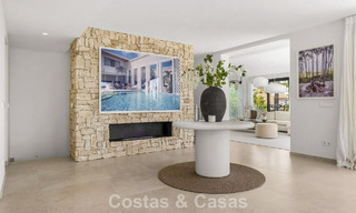 Gemoderniseerde villa met eigentijds-mediterrane bouwstijl te koop in Nueva Andalucia’s golfvallei, Marbella 807974 