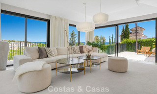 Gemoderniseerde villa met eigentijds-mediterrane bouwstijl te koop in Nueva Andalucia’s golfvallei, Marbella 807976 