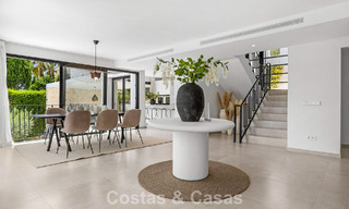 Gemoderniseerde villa met eigentijds-mediterrane bouwstijl te koop in Nueva Andalucia’s golfvallei, Marbella 807978 