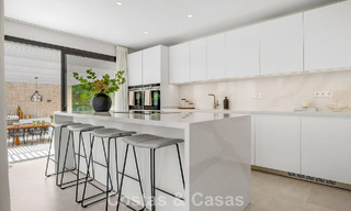 Gemoderniseerde villa met eigentijds-mediterrane bouwstijl te koop in Nueva Andalucia’s golfvallei, Marbella 807983 