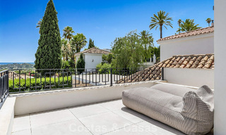 Gemoderniseerde villa met eigentijds-mediterrane bouwstijl te koop in Nueva Andalucia’s golfvallei, Marbella 807991 