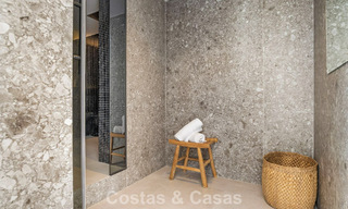 Gemoderniseerde villa met eigentijds-mediterrane bouwstijl te koop in Nueva Andalucia’s golfvallei, Marbella 808006 