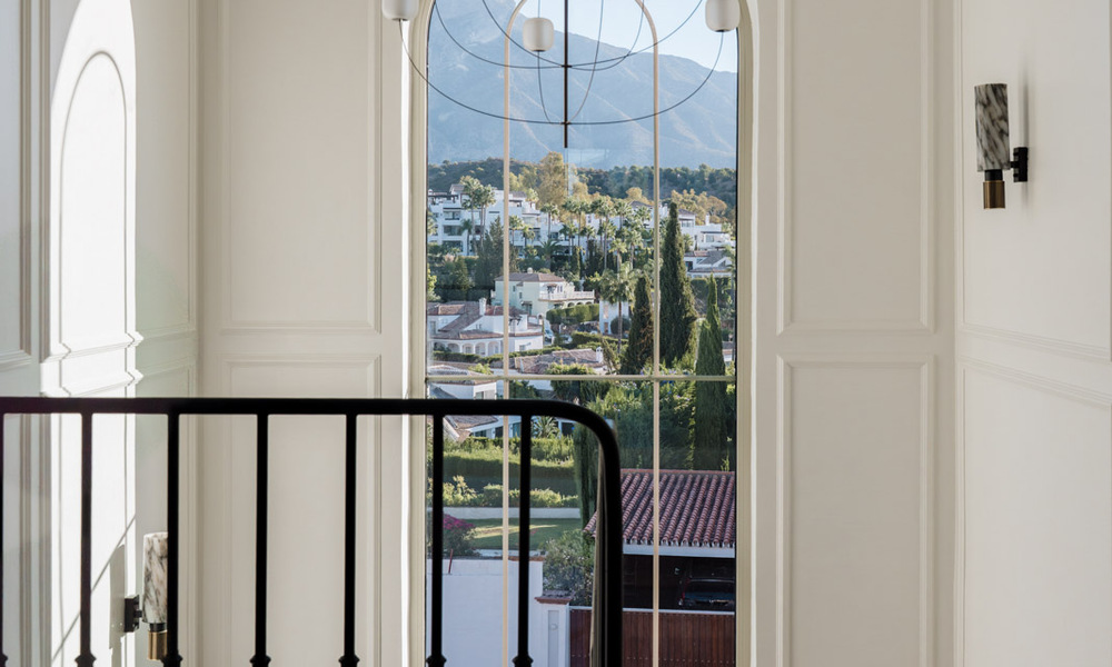 Mediterrane luxevilla met Frans-geïnspireerd interieur te koop in het hart van Nueva Andalucia, Marbella 808028