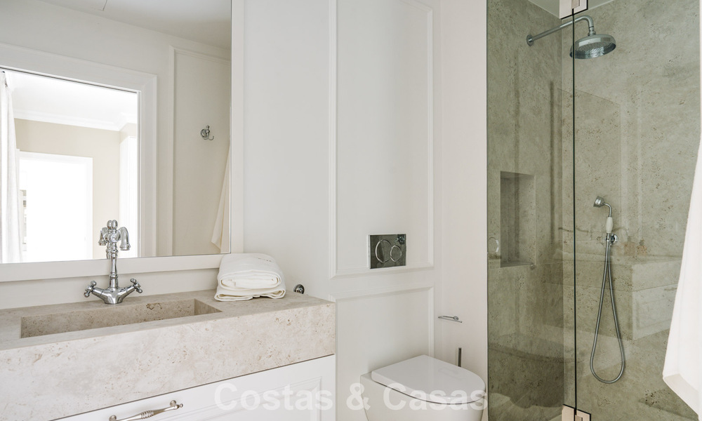 Mediterrane luxevilla met Frans-geïnspireerd interieur te koop in het hart van Nueva Andalucia, Marbella 808032