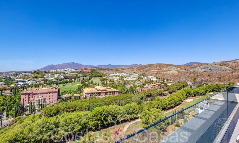 Eigentijdse golf appartementen te koop in Hoyo 19, op een 5-sterren golfresort, New Golden Mile, Marbella - Benahavis 807495