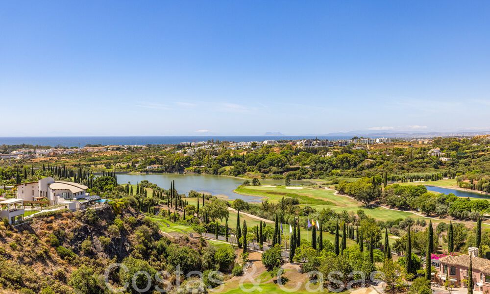 Eigentijdse golf appartementen te koop in Hoyo 19, op een 5-sterren golfresort, New Golden Mile, Marbella - Benahavis 807498