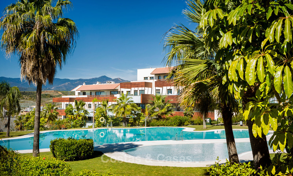 Eigentijdse golf appartementen te koop in Hoyo 19, op een 5-sterren golfresort, New Golden Mile, Marbella - Benahavis 807502