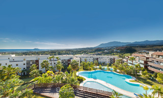 Eigentijdse golf appartementen te koop in Hoyo 19, op een 5-sterren golfresort, New Golden Mile, Marbella - Benahavis 807506 