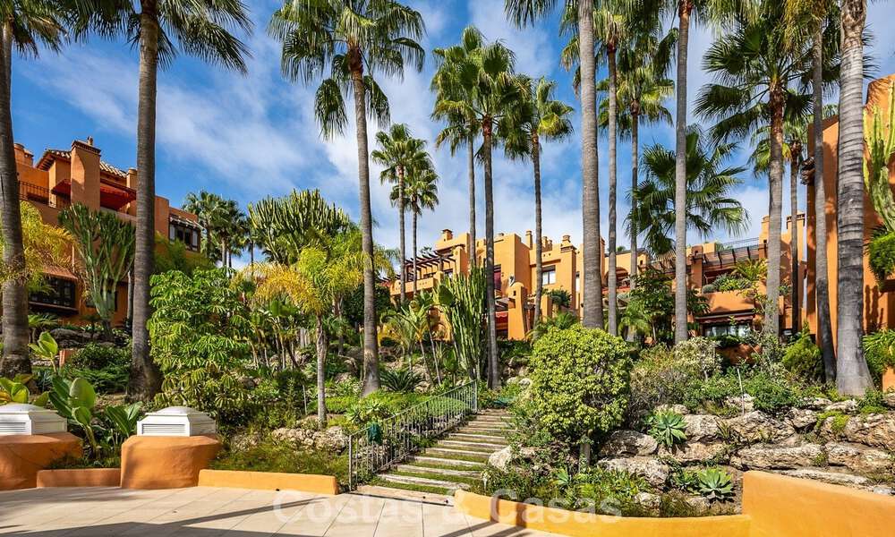Appartementen te koop in La Alzambra, op loopafstand van Puerto Banus in Nueva Andalucia, Marbella 807731